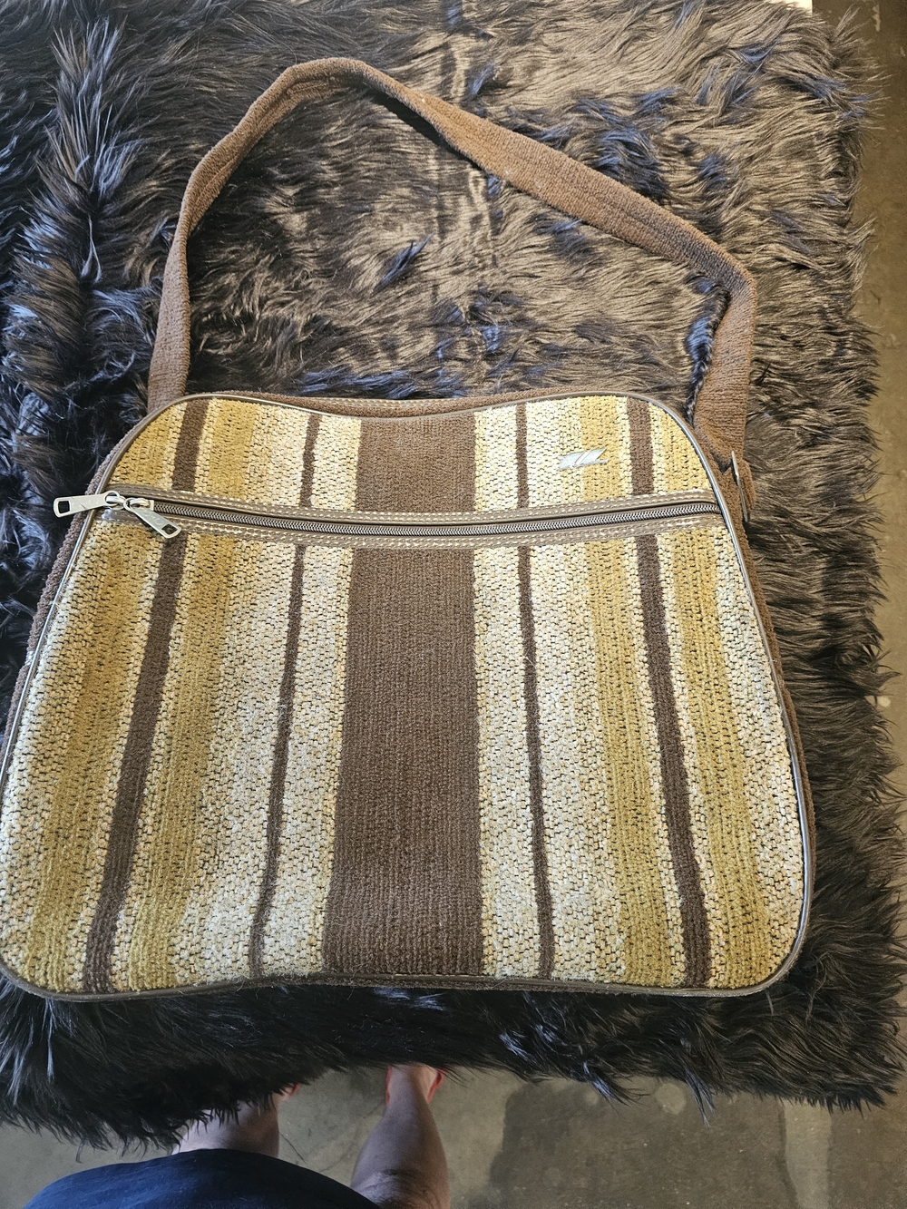 Vintage Ventura Travelware Carpetbag